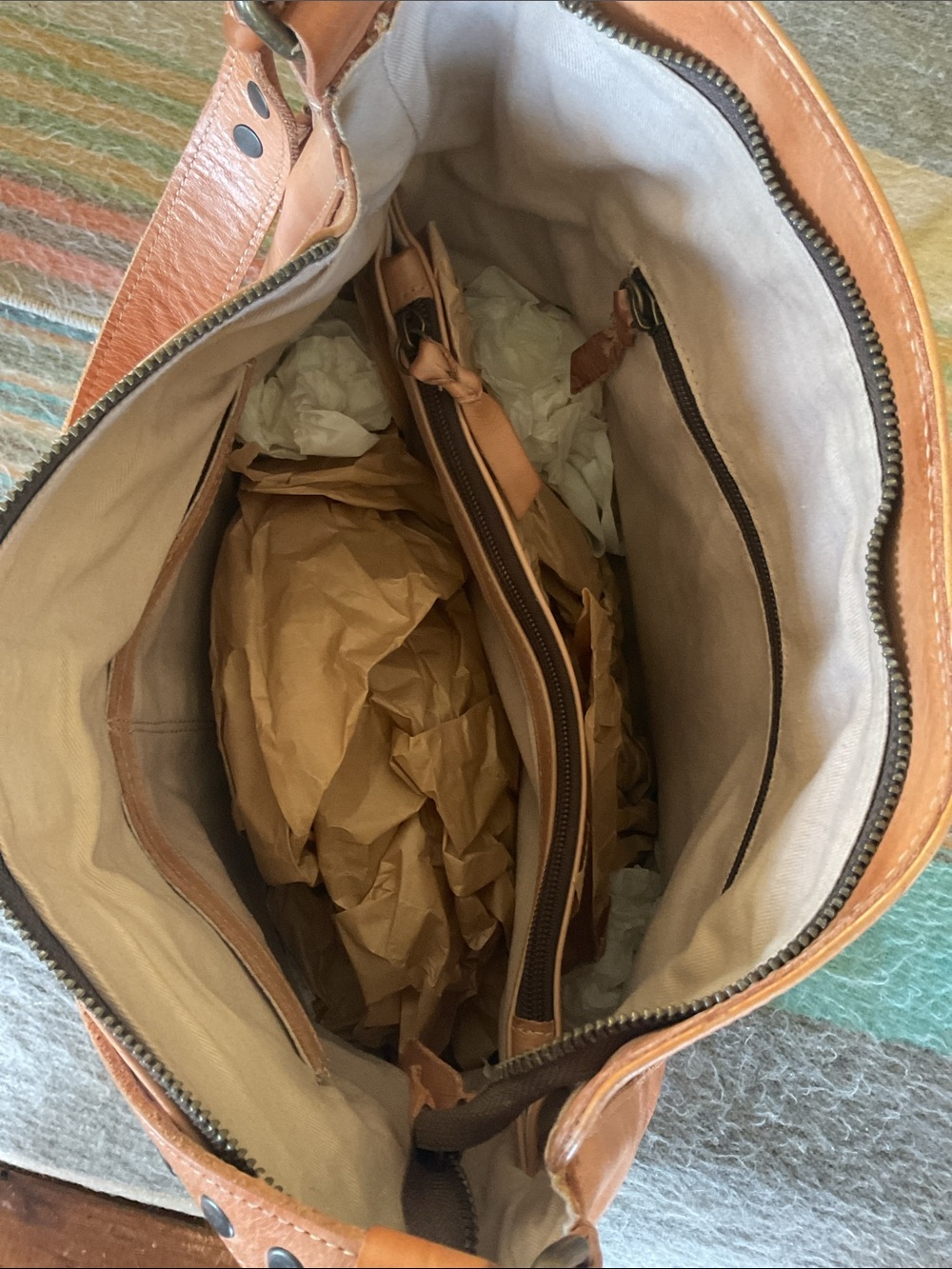 BedStü Packet Leather Bag - Picture 5 of 6